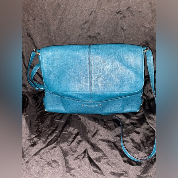 Marc Jacobs Handbags - Marc Jacob’s Brand EUC minor wear
